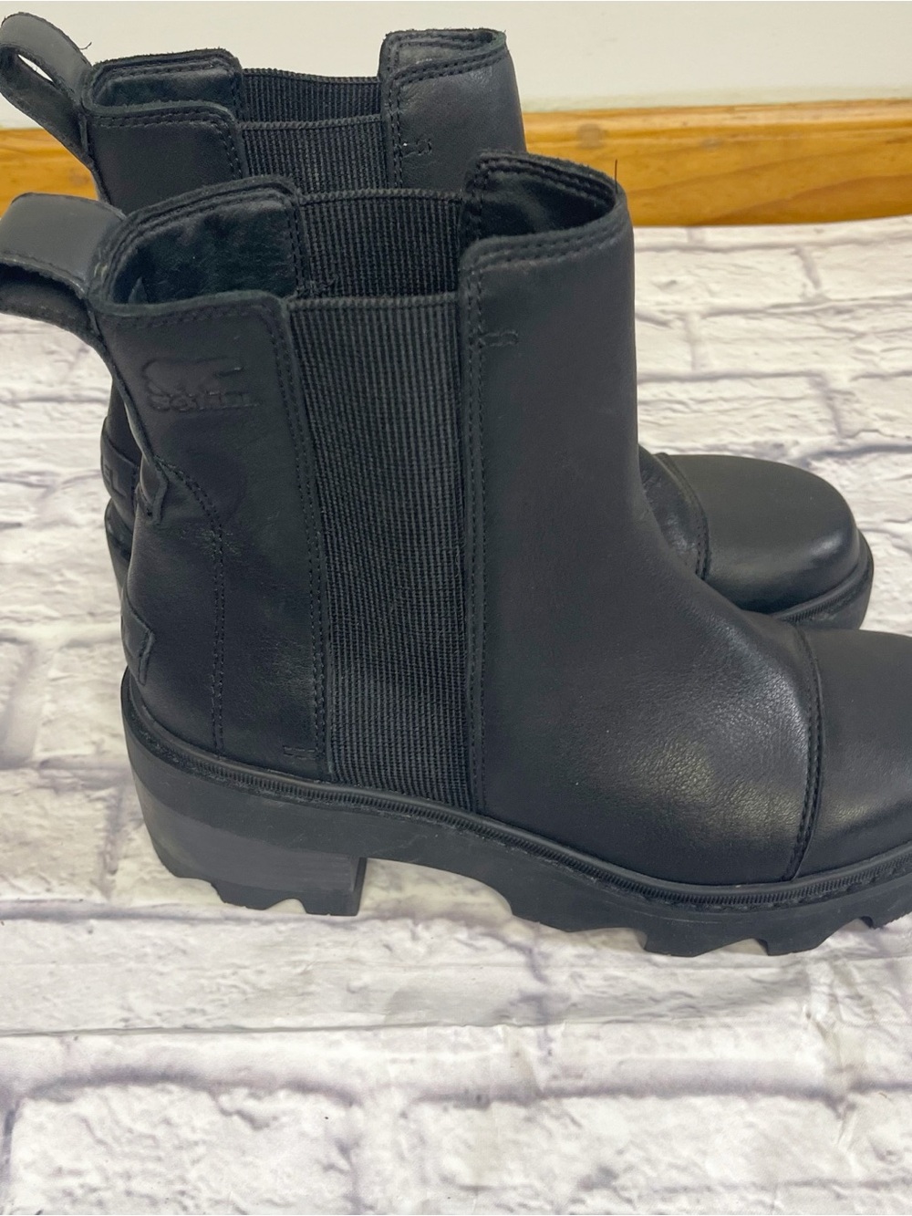 Sorel Joan Now Chelsea II Black Waterproof Leather Lug Boots Women’s 9 - Picture 4 of 8